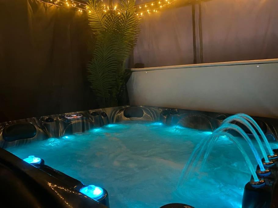 Secret Gem 1 Bed Garden Flat Private Luxury Hot Tub Apartment Bournemouth Luaran gambar
