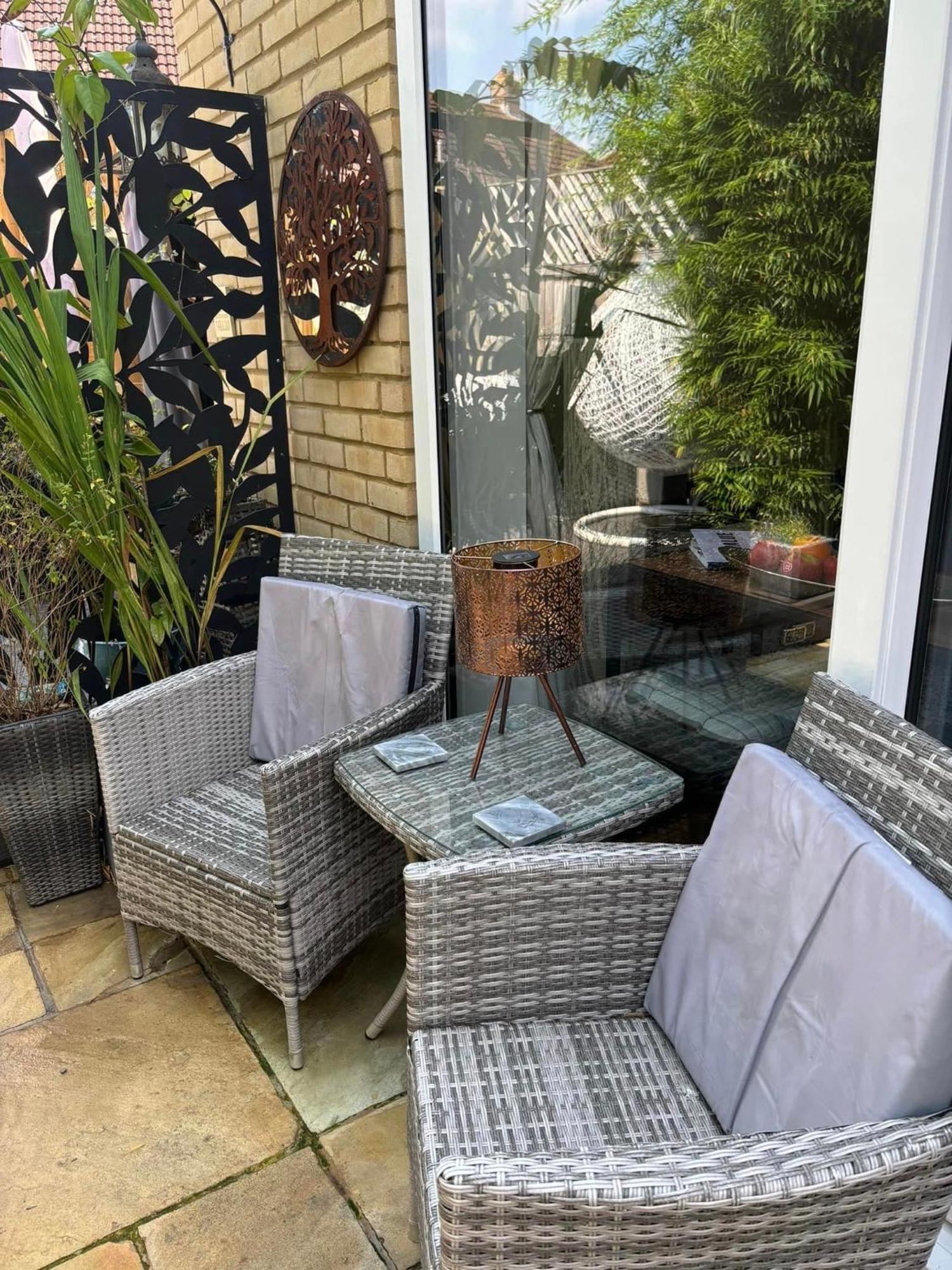 Secret Gem 1 Bed Garden Flat Private Luxury Hot Tub Apartment Bournemouth Luaran gambar