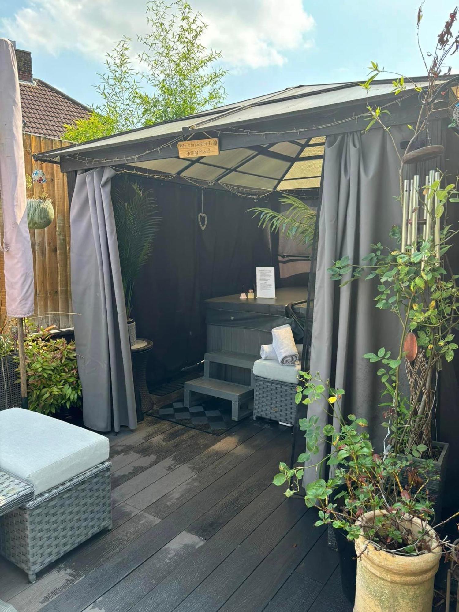 Secret Gem 1 Bed Garden Flat Private Luxury Hot Tub Apartment Bournemouth Luaran gambar