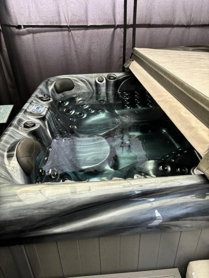Secret Gem 1 Bed Garden Flat Private Luxury Hot Tub Apartment Bournemouth Luaran gambar