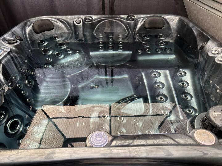 Secret Gem 1 Bed Garden Flat Private Luxury Hot Tub Apartment Bournemouth Luaran gambar
