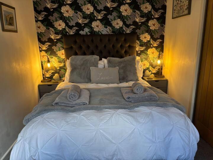 Secret Gem 1 Bed Garden Flat Private Luxury Hot Tub Apartment Bournemouth Luaran gambar