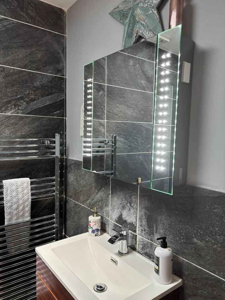 Secret Gem 1 Bed Garden Flat Private Luxury Hot Tub Apartment Bournemouth Luaran gambar